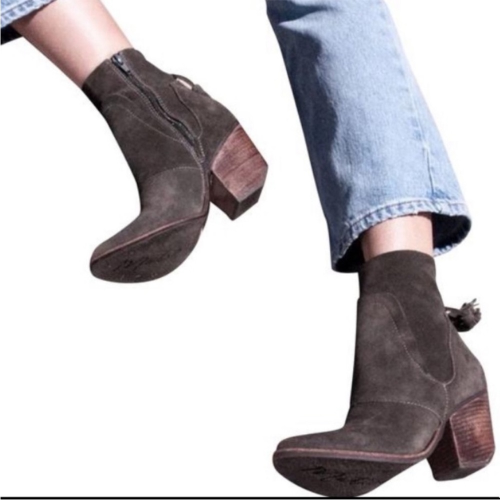 Matisse Laney boots in charcoal, dark gray